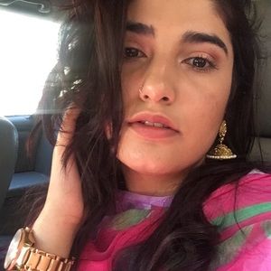 Meet your Posher, Amna